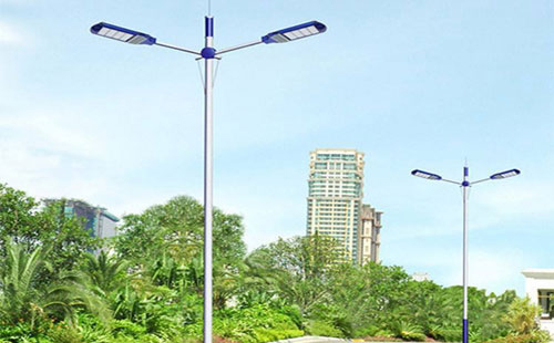 皮山太阳能路灯地脚螺栓规格：防止倾倒的关键