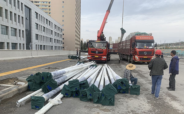 农村皮山太阳能路灯安装全解析：庭院皮山太阳能路灯施工指南